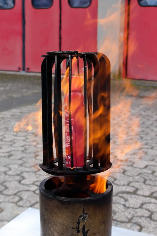 Spraydose kurz vor der Explosion