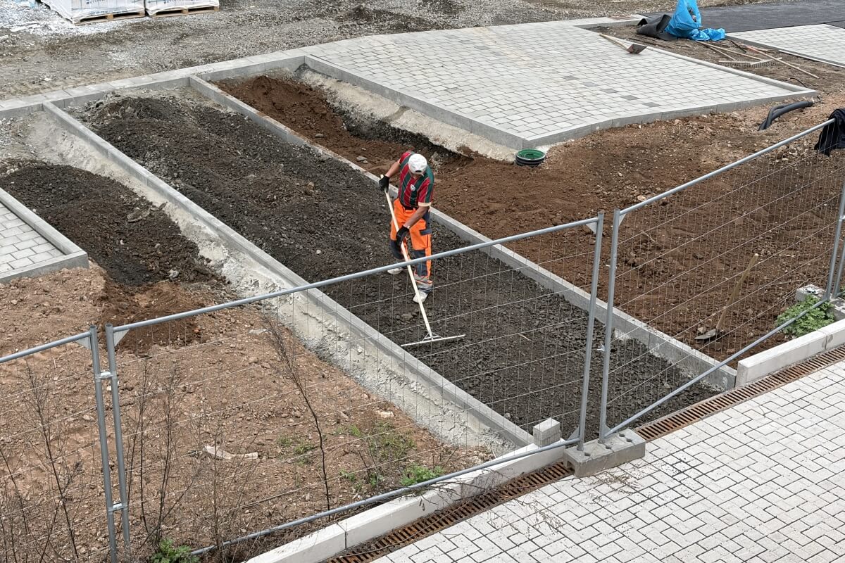 Fußweg wird gebaut Fußweg wird gebaut