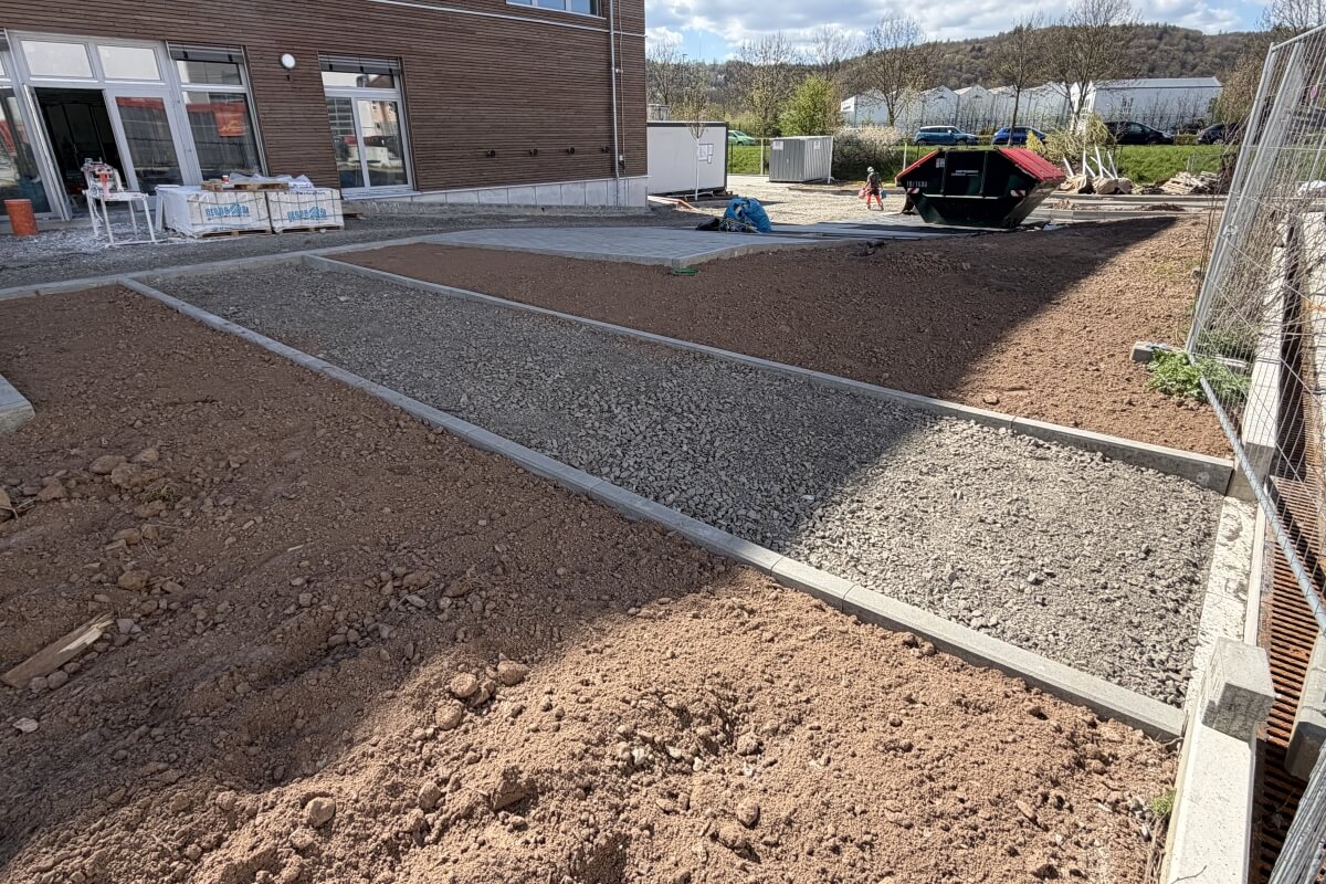 Fußweg wird gebaut Fußweg wird gebaut